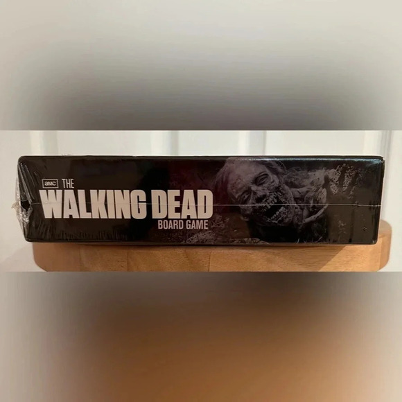 AMC ~ The Walking Dead NIB and SEALED board game. A true collector’s item! - Picture 5 of 8
